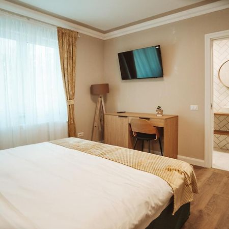 B59 Boutique Hotel Кымпулунг-Молдовенеск Экстерьер фото