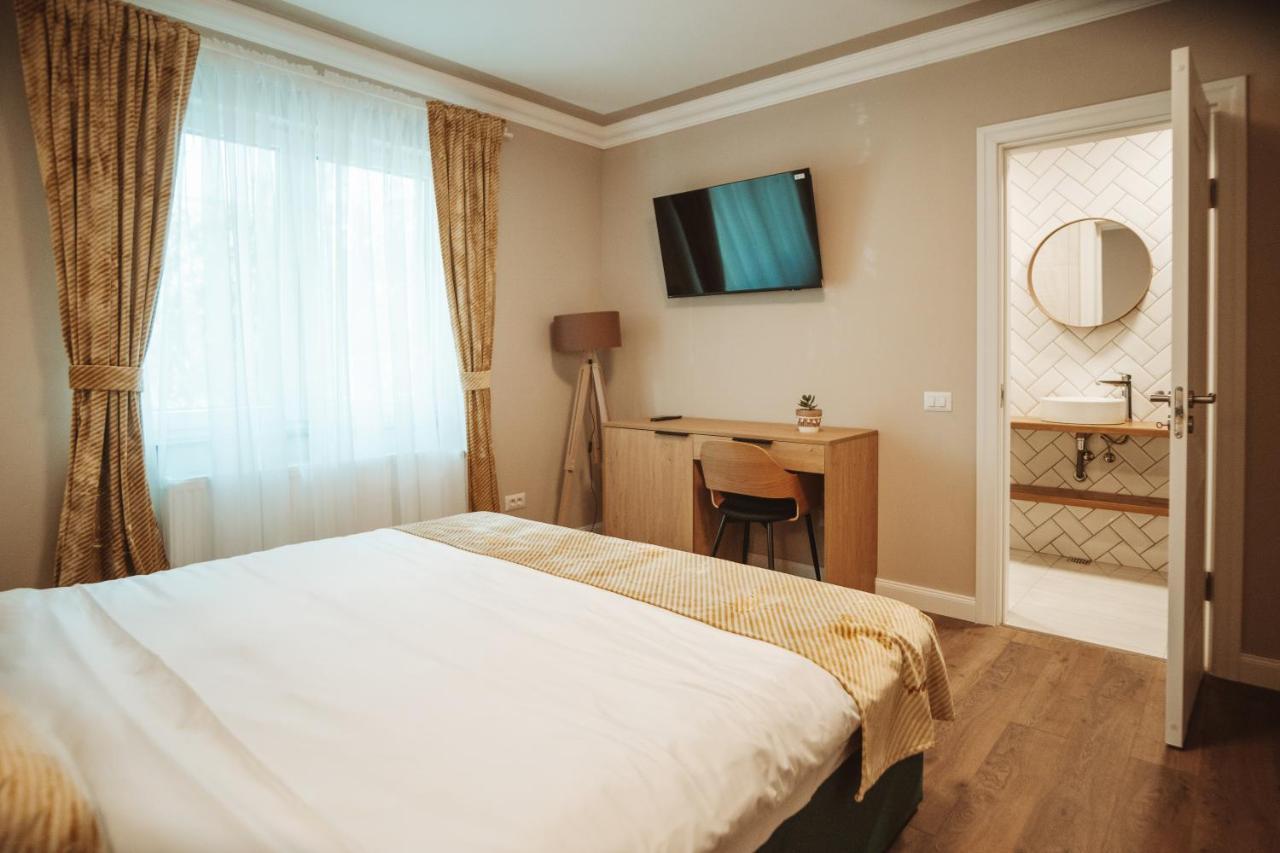 B59 Boutique Hotel Кымпулунг-Молдовенеск Экстерьер фото