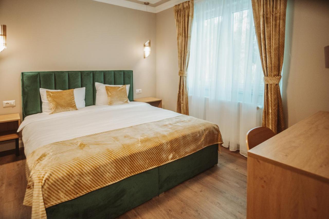 B59 Boutique Hotel Кымпулунг-Молдовенеск Экстерьер фото