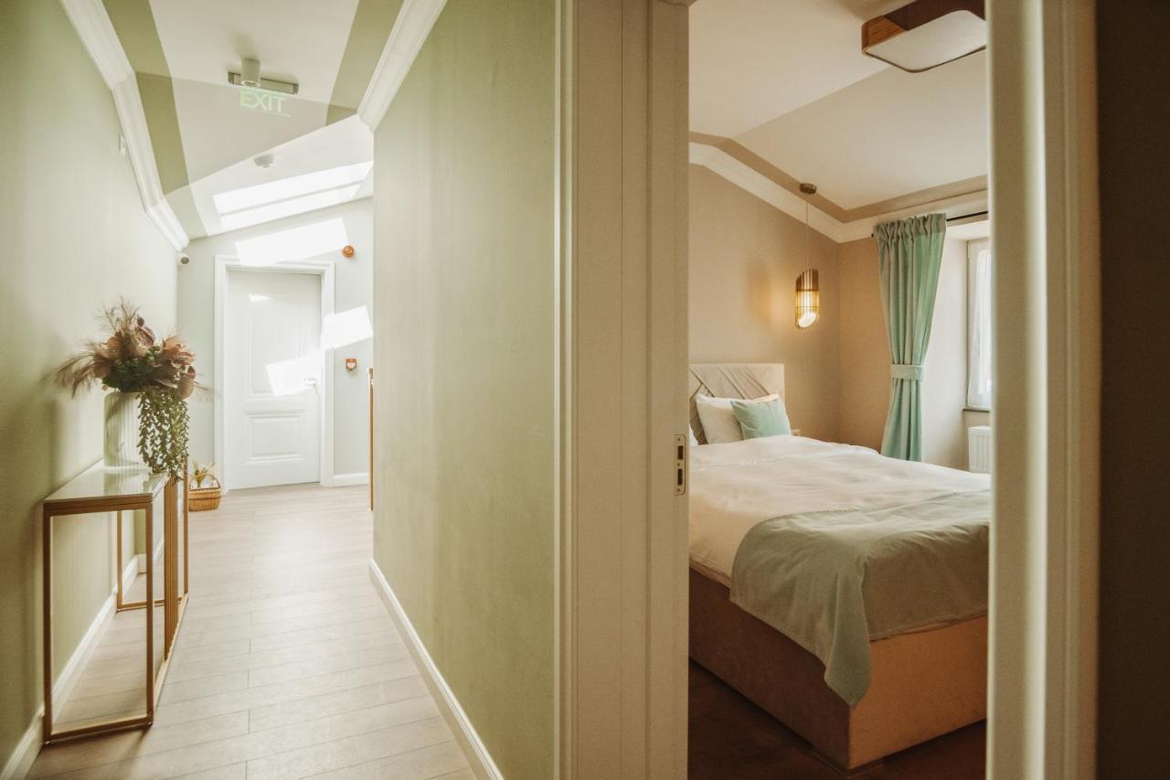 B59 Boutique Hotel Кымпулунг-Молдовенеск Экстерьер фото
